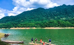 Daily Tour To Mai Chau – Pu Luong Nature Reserve – Kayking on Da River Lake –  Cycling in Bamboo Forest 3 days 2 nights